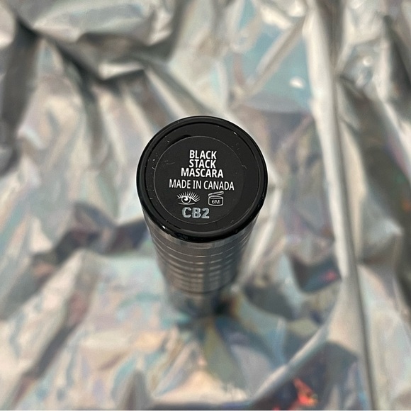 NWT Mac Bundle (Mascara, Cosmetic Bag, Moisturizing Cream, Kiss Ink) - Picture 4 of 12